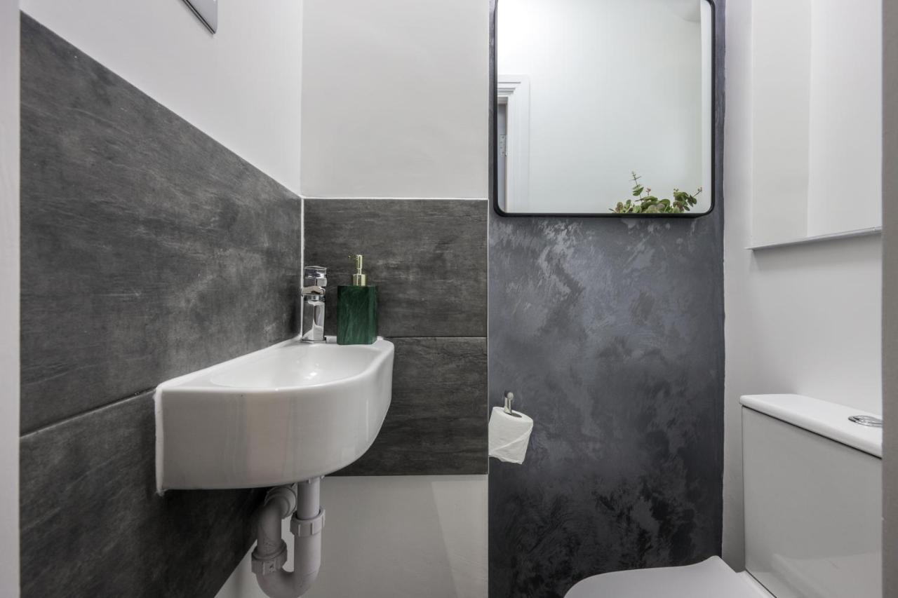 Cosy 4-Bedroom Apartment Next To Borough London Exterior photo